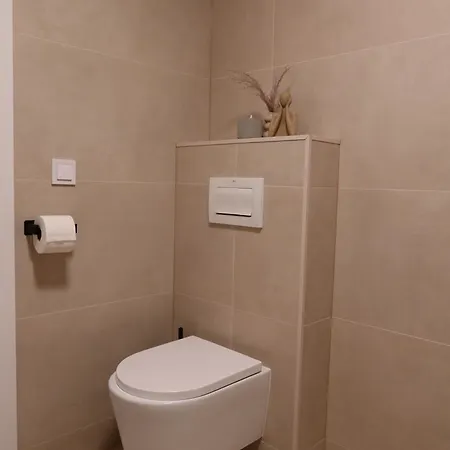 Costa Homes 2 *